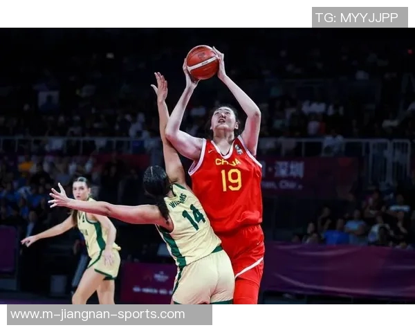 张子宇在女篮亚洲杯上闪耀登场完成成年国家队首秀展现出色实力